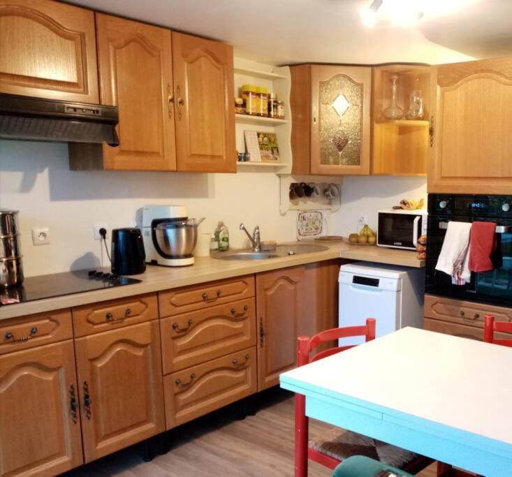 Chalet Pour Deux Personnes Saint-Pierre-du-Lorouër Exterior foto